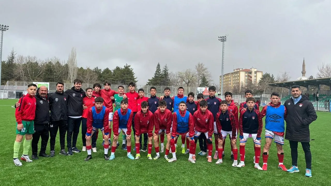 Niğde Genç Futbolcuları Play-Off Mücadelesine Hazırlanıyor