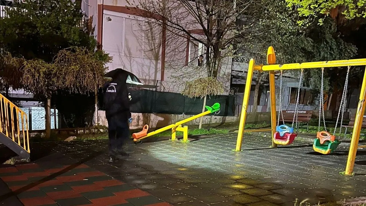 İzmir'de 2 Yaşındaki Çocuğa Bıçaklı Saldırı