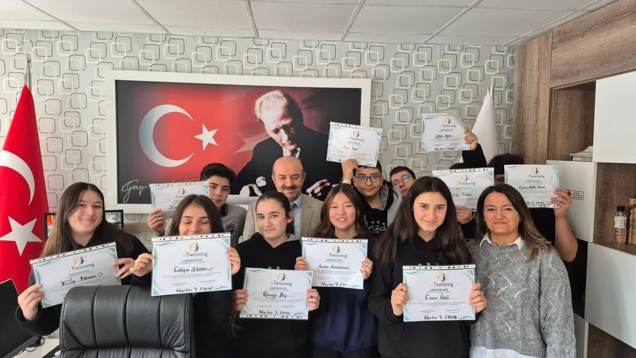 Yavuz Sultan Selim Anadolu Lisesi'ne eTwinning School Etiketi