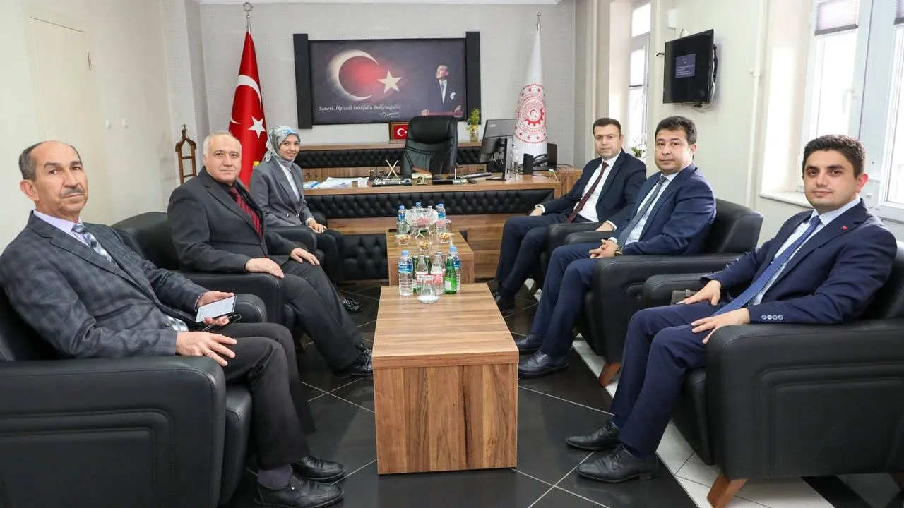 Niğde Valisi Akmeşe'den Kurum Ziyaretleri: Projeler ve Hizmetler Değerlendirildi
