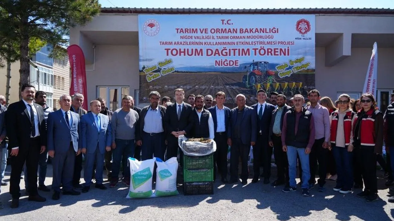 522 Üreticiye Tohum ve Çilek Fidesi Desteği