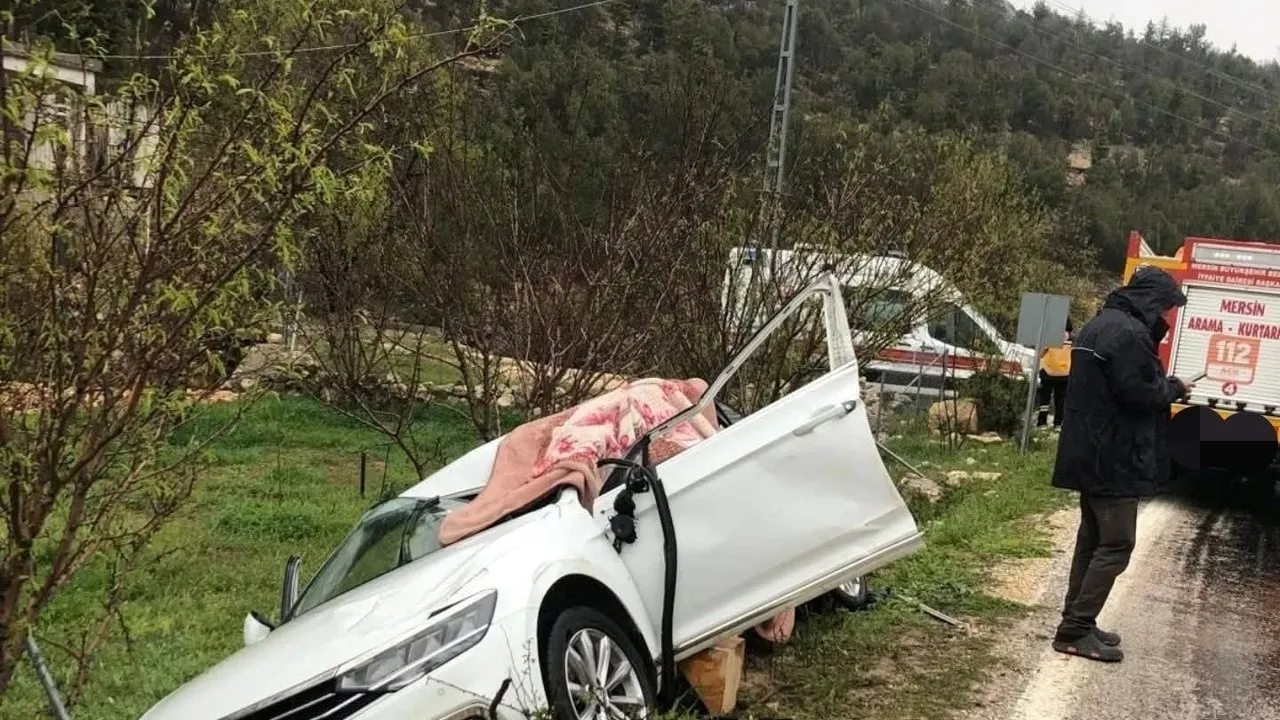 Otomobil ile Tır Çarpıştı: 1 Ölü, 2 Yaralı