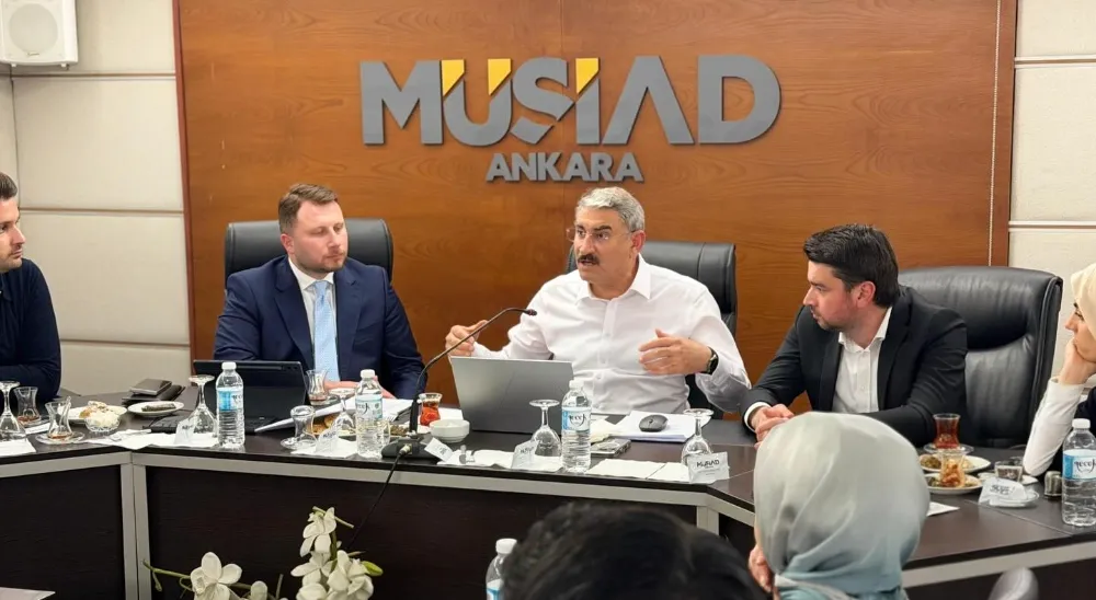 Uzkurt'tan Genç Girişimcilere: Şartları Yönetin