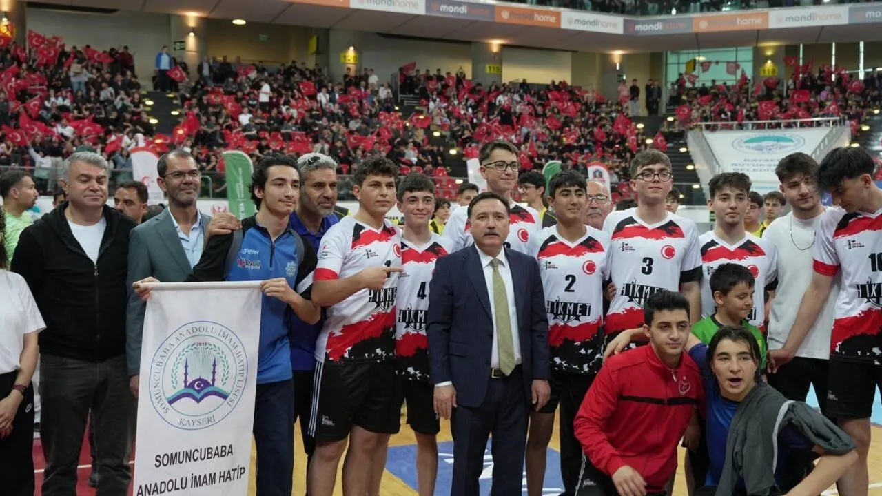 İmam Hatip Rüzgarı: 3 Bin Sporcu, Tek Yürek